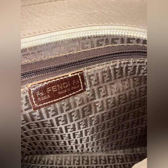Authentic Vintage Fendi Bag - Picture 4 of 6